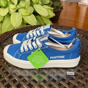 Cariuma OCA Shoes Womens 6 Low Pantone Classic Blue Canvas Sneakers Athl…